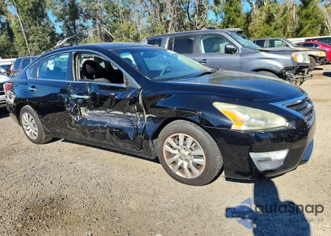 2013 Nissan Altima 2.5 z USA, uszkodzony, nr VIN 1N4AL3AP2DC160593